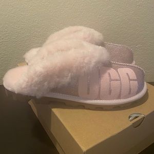 UGG COQUETTE SLIPPER Pink US7/EUR38 brand new